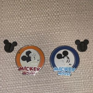 2 Pins from the “Oh Mickey!” collection (2010)
